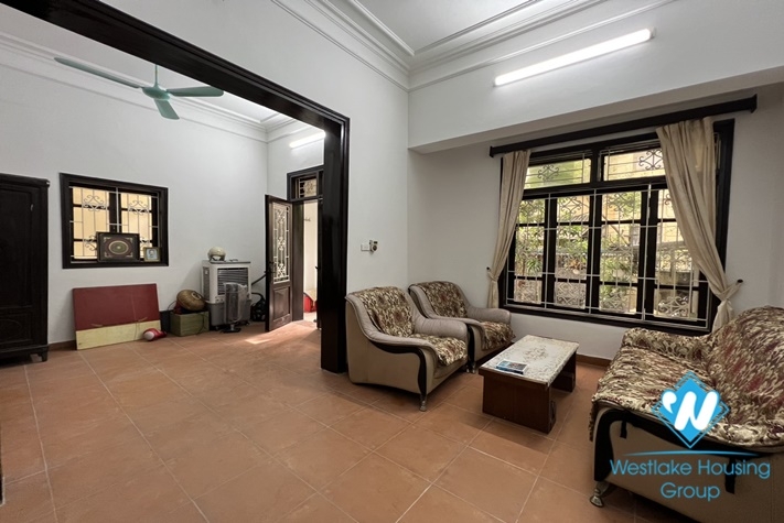 Bright house 5 bedroom for rent near Thong Nhat park ,Dong Da.